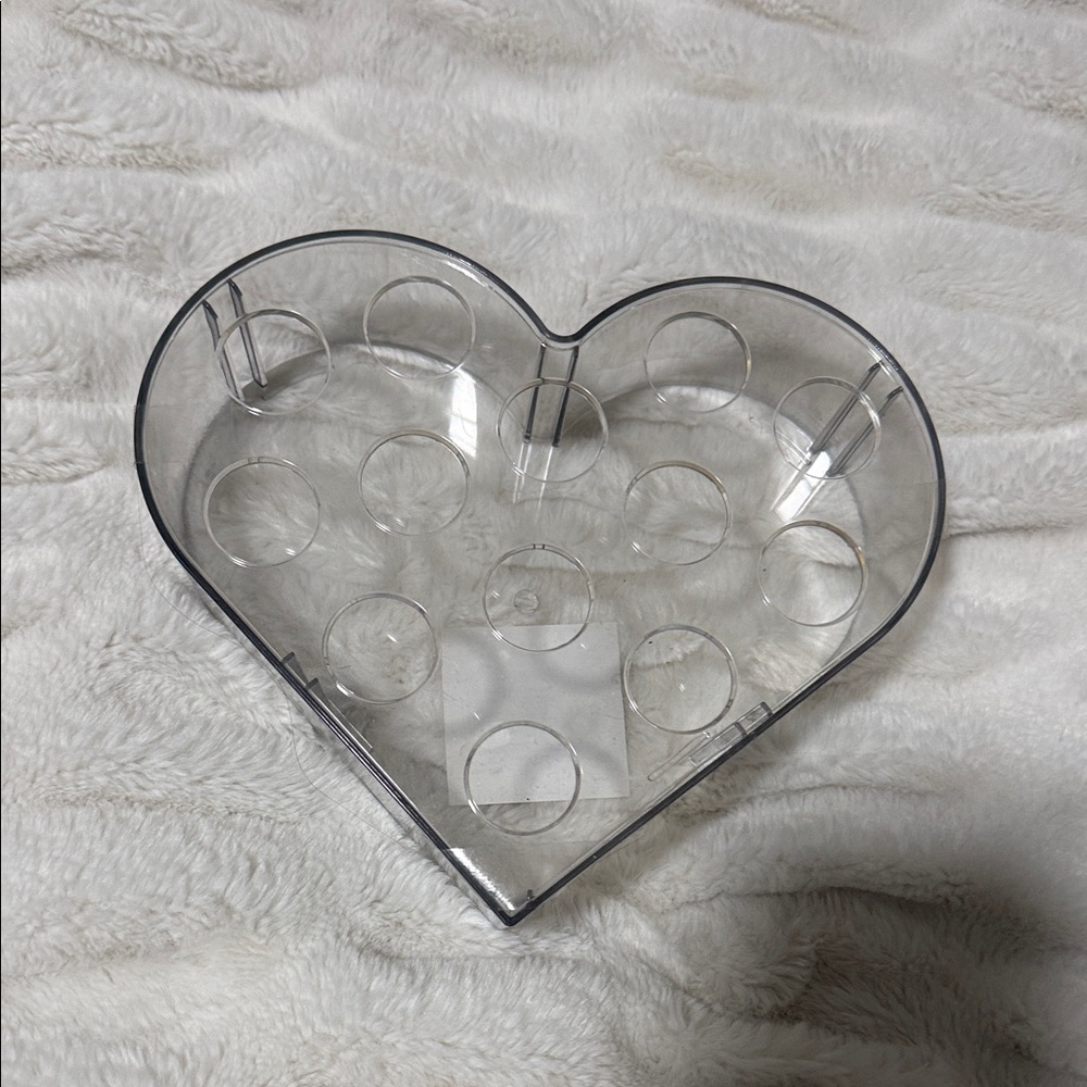 Clear heart vase (plastic)